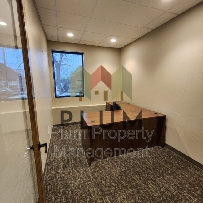 Building Photo - 425 N 5th St W