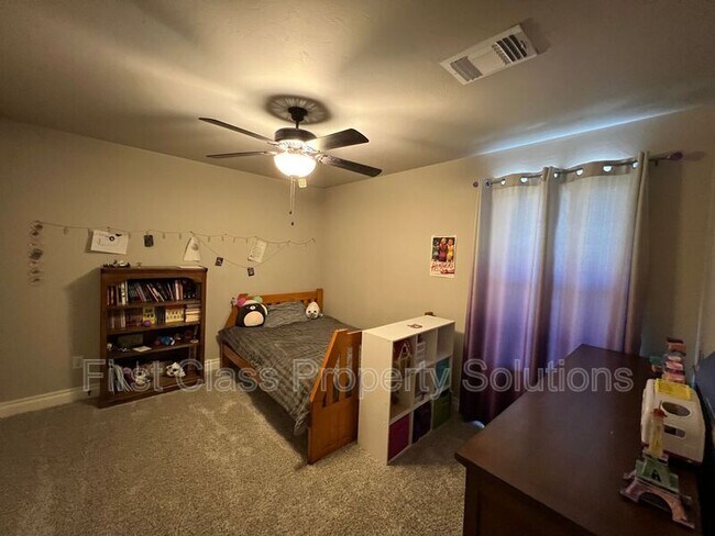 Building Photo - 3116 Drake Crest Dr