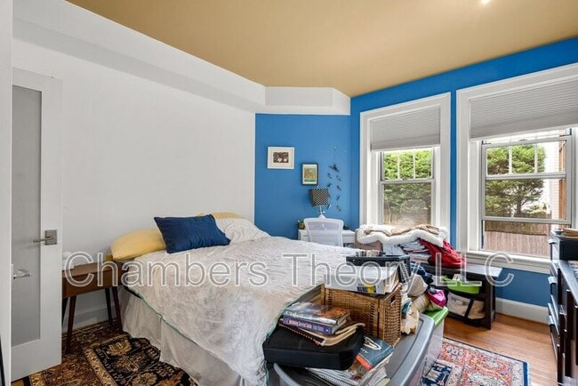 Building Photo - 3220 17th St NW