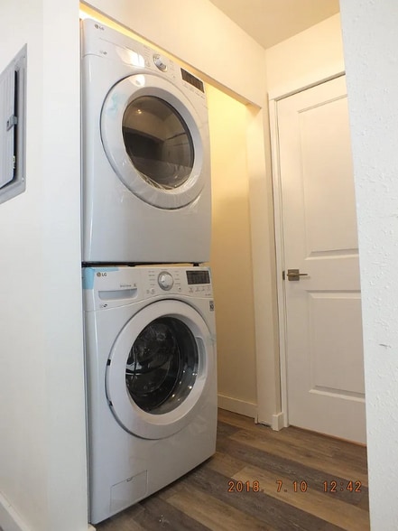 Building Photo - 12544 15th Ave NE