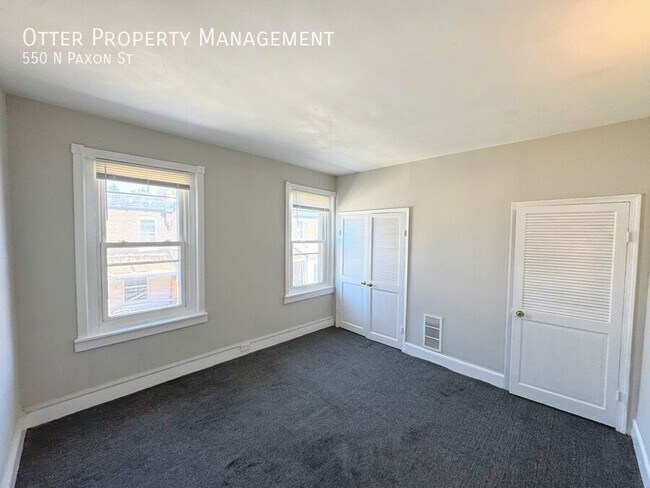 Building Photo - 550 N Paxon St