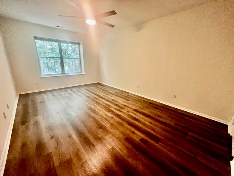Building Photo - 1504 Ralston Dr