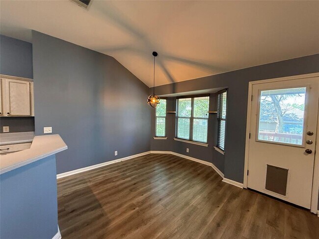 Building Photo - 1505 Muledeer Run