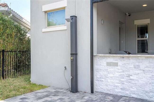 Building Photo - 13370 Alderley Dr