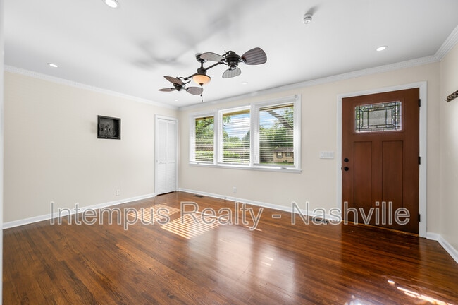 Building Photo - 7020 Bonnamere Dr