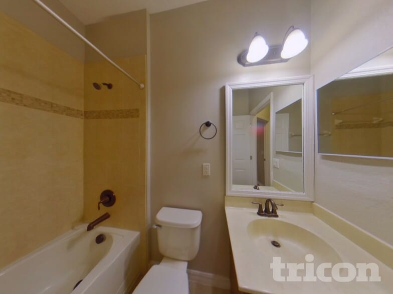 Building Photo - 351 Fairmount Park Ct