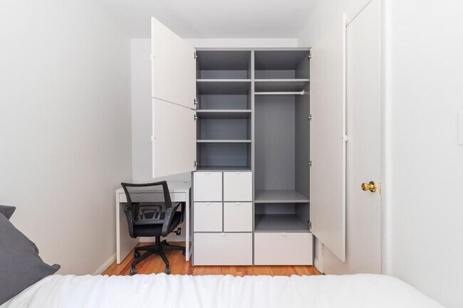 Building Photo - 306-318-318 E 96th St