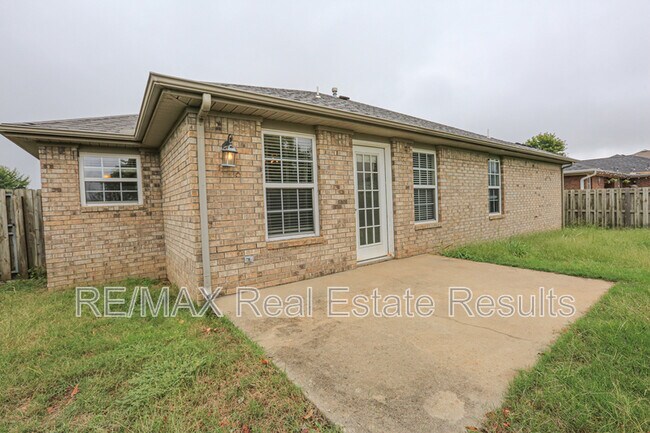 Building Photo - 3711 SW Hansom Loop