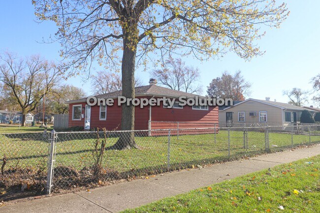 Building Photo - 3206 Kenwood St