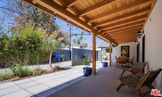Building Photo - 619 California Ave