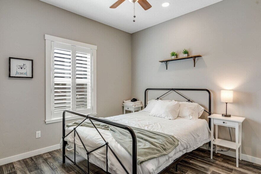 Building Photo - 1800 W Idaho St