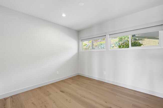 Building Photo - 5527 Burning Tree Dr