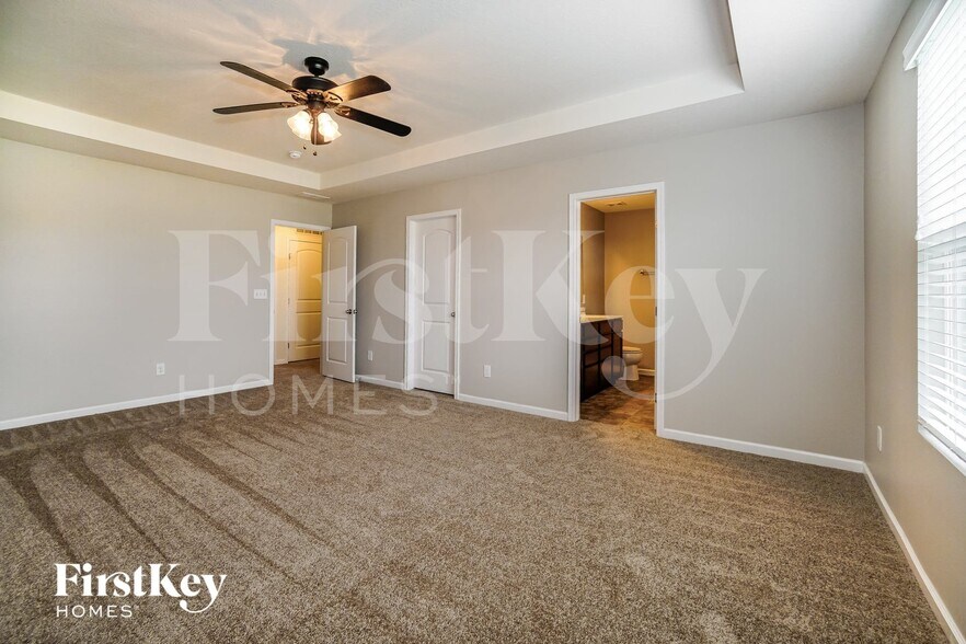 Building Photo - 337 Johann St