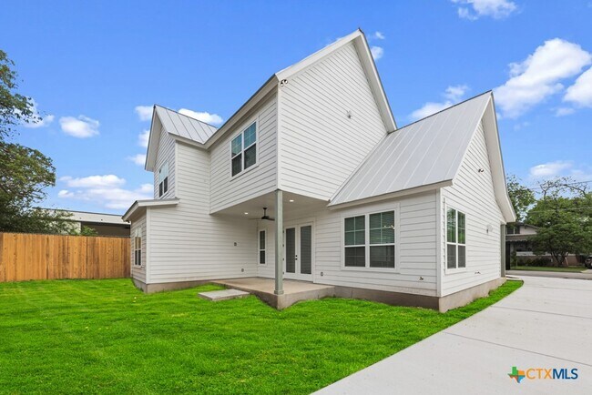 Building Photo - 158 S Academy Ave