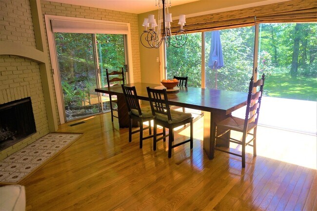 Building Photo - 18 Pequot Rd