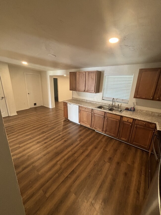 Building Photo - 2219 Belle Vue Way