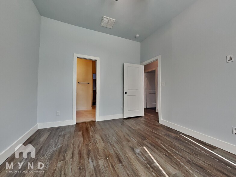 Building Photo - 4826 Paula St