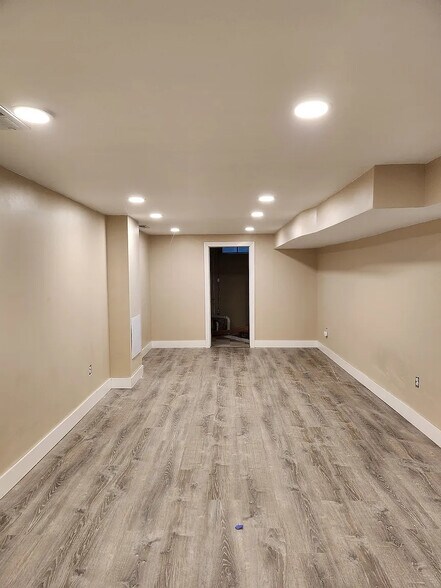 Building Photo - 1103 Ravenwood Ave