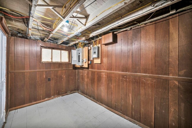 Building Photo - 10920 Granger Rd