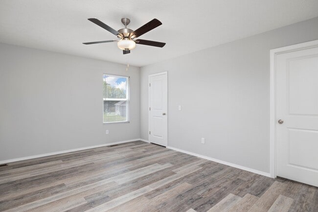Building Photo - 3 bed duplex in Westbury Gardens!