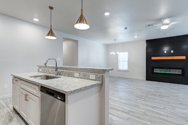 Building Photo - Brand new townhomes in Frenship East!