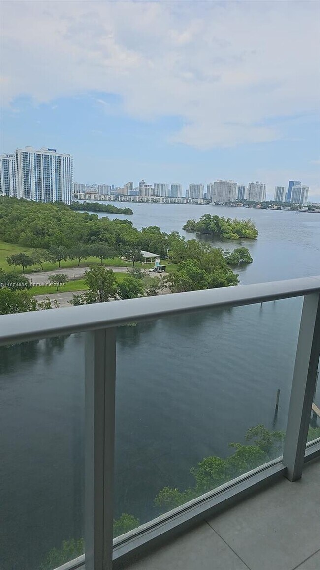 Building Photo - 16385 Biscayne Blvd