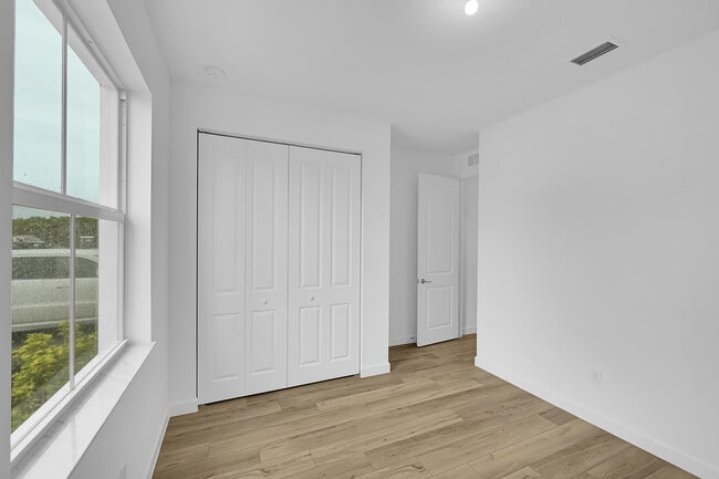 Building Photo - 3501 Harborside Ave