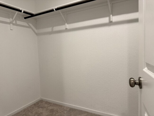 Building Photo - 12931 Kathleen St