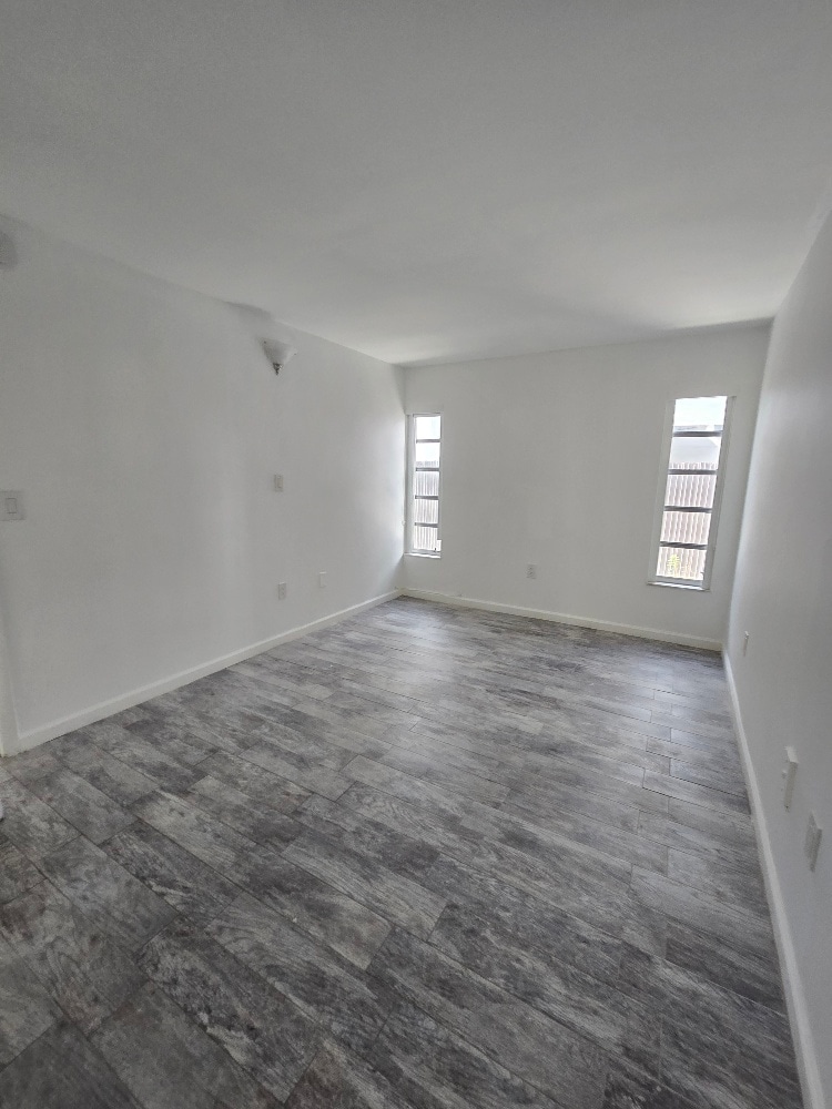 Building Photo - 609 Euclid Ave