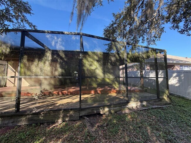 Building Photo - 1976 Willow Wood Dr