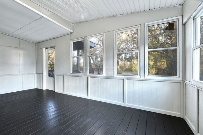 Building Photo - 119 N 34th St