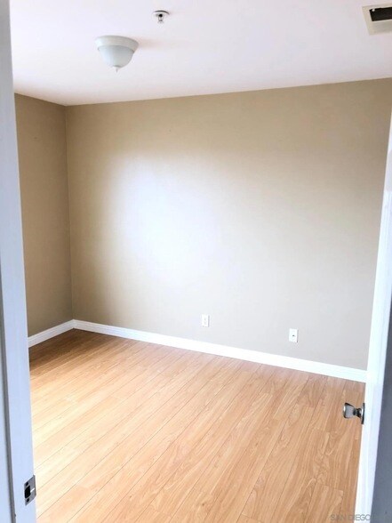 Building Photo - 7280 Hyatt St