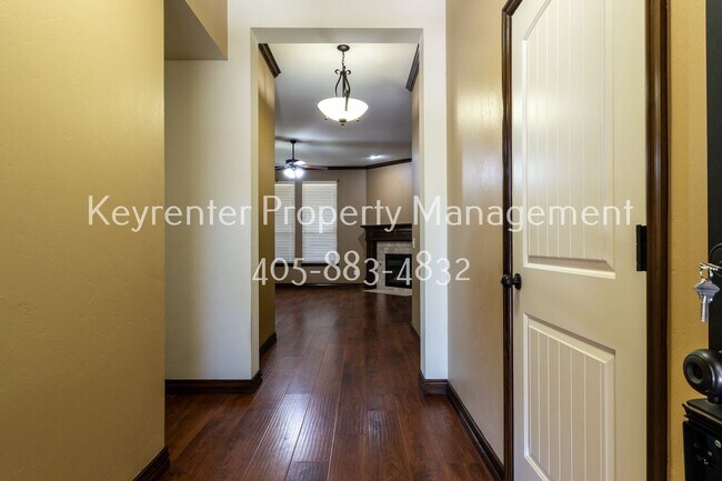 Building Photo - 2405 SW 138th St