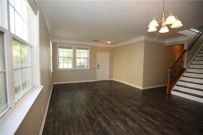 Building Photo - 173 Parkmont Ct