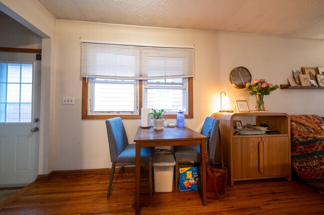 Building Photo - 3235 S 39th Ave