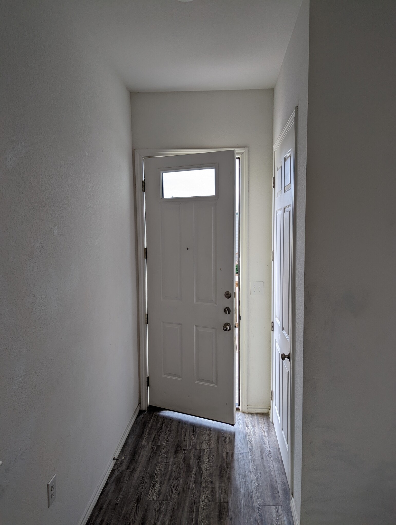 Building Photo - 801 Hallie Cv