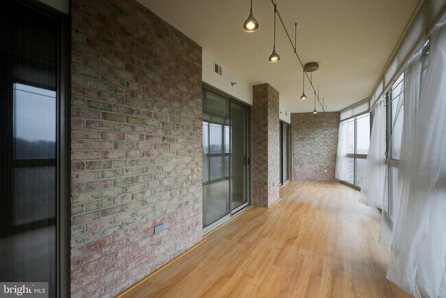 Building Photo - 3100 N Leisure World Blvd