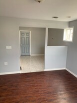 Building Photo - 2323 Marshalltown Ln