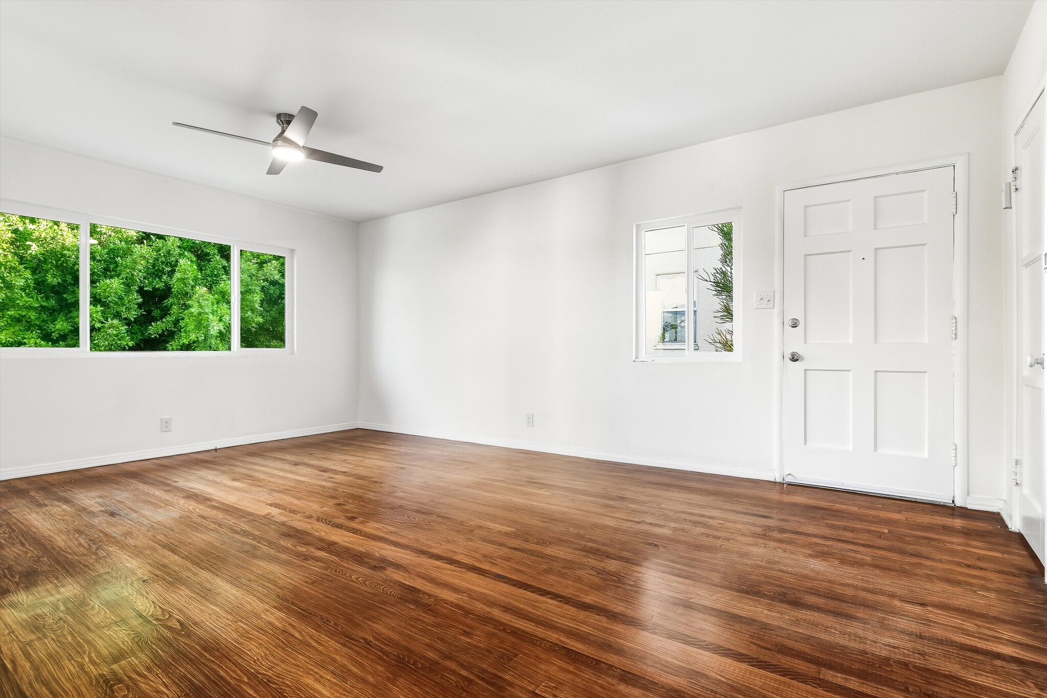 Building Photo - 1319 S Mansfield Ave