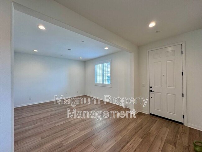 Building Photo - 25181 Desert Sage Dr