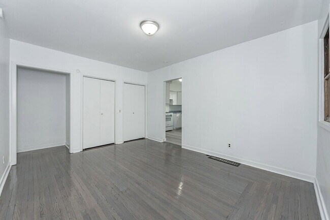 Building Photo - 639 Probasco St