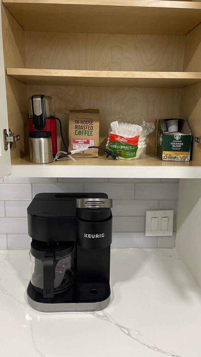 Building Photo - 6026 Birchbrook Dr