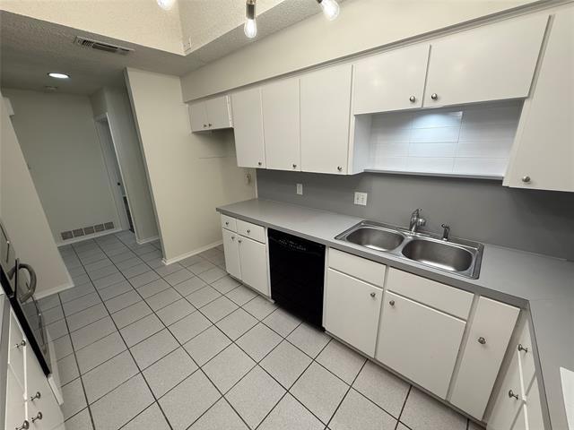 Building Photo - 5887 Westhaven Dr