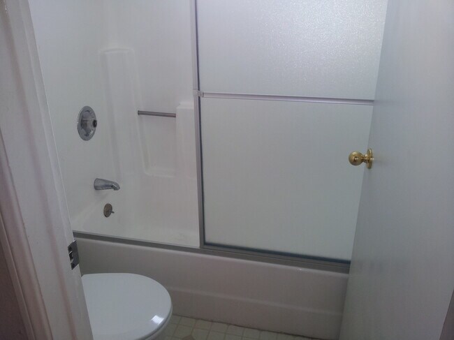 Building Photo - 3114 Vera Ave