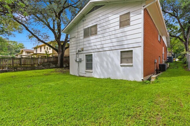 Building Photo - 1613 Sunnyvale St