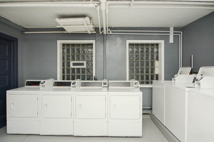 Building Photo - 3836 N Fremont St