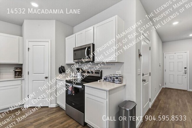 Building Photo - 14532 Macadamia Ln