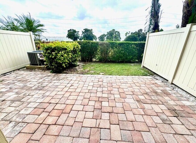 Building Photo - 298 Lake Monterey Cir