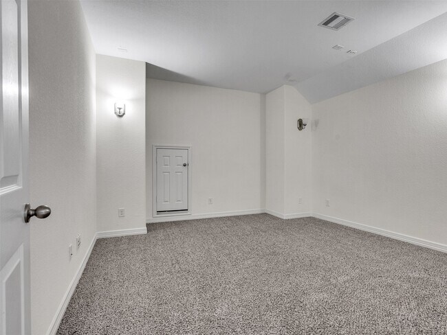 Building Photo - 11066 Walts Run Ln