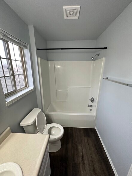 Building Photo - 1507 Glacier Hill Dr